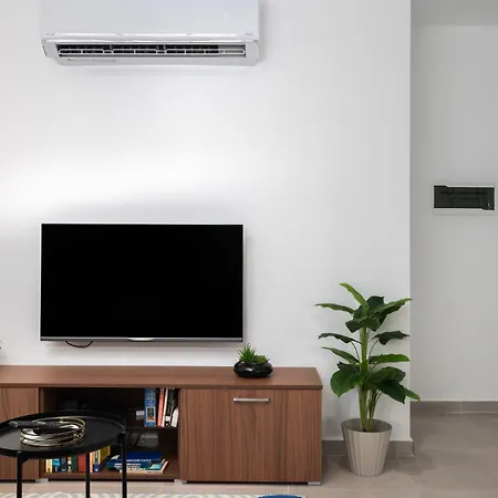 Modern 2br Stylish With 2 Balconies - Close To St Julian's & Sliema & Yacht Marina *