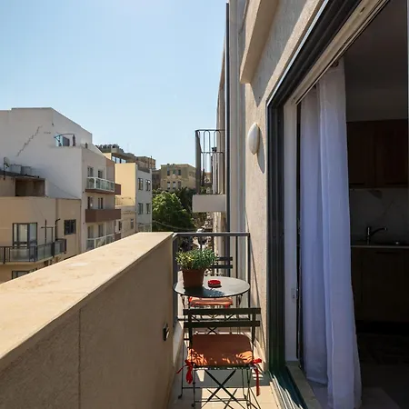 Apartmán Modern 2br Stylish With 2 Balconies - Close To St Julian's & Sliema & Yacht Marina