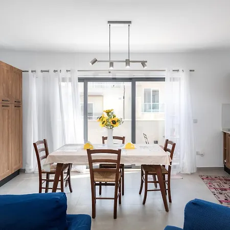 Modern 2br Stylish With 2 Balconies - Close To St Julian's & Sliema & Yacht Marina *