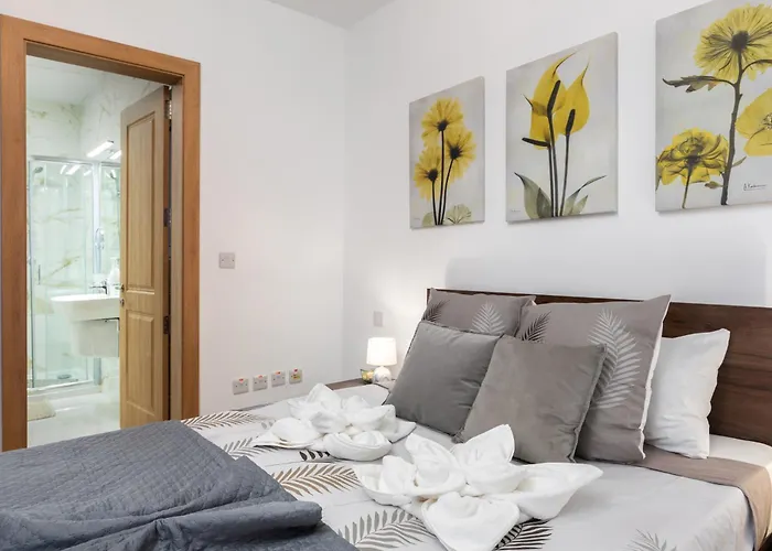 Апартаменты Modern 2br Stylish With 2 Balconies - Close To St Julian's & Sliema & Yacht Marina Pieta