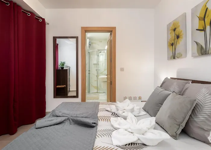 Апартаменты Modern 2br Stylish With 2 Balconies - Close To St Julian's & Sliema & Yacht Marina *