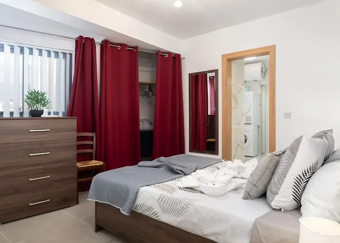 Modern 2br Stylish With 2 Balconies - Close To St Julian's & Sliema & Yacht Marina Апартаменты *