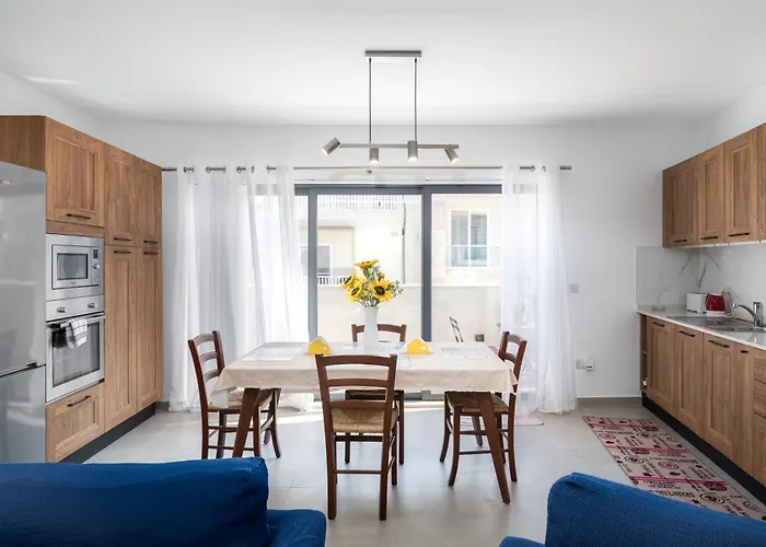 Modern 2br Stylish With 2 Balconies - Close To St Julian's & Sliema & Yacht Marina *