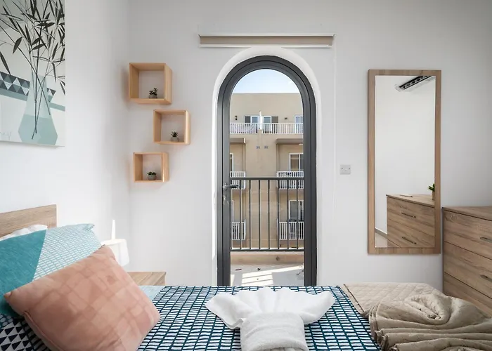 Modern 2br Stylish With 2 Balconies - Close To St Julian's & Sliema & Yacht Marina